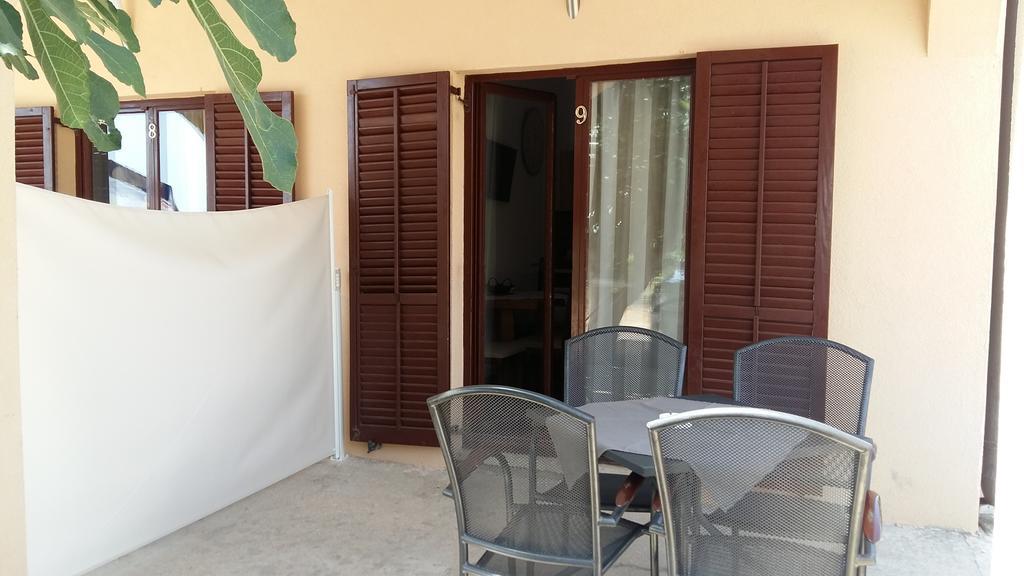 Morska Vila Apartment Vir Exterior foto